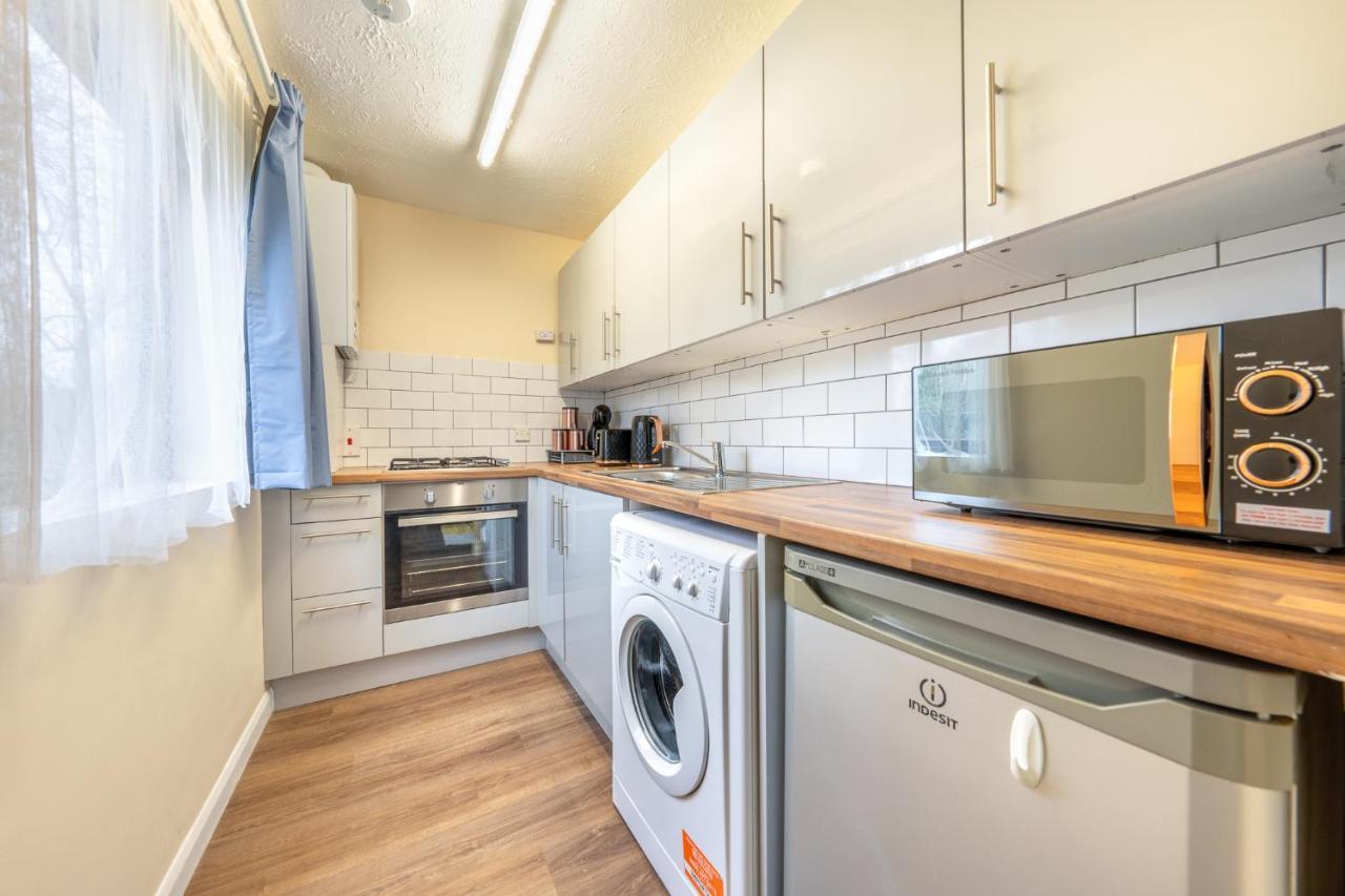Grange Studio Apartment - Heathrow Staines-upon-Thames Exterior photo